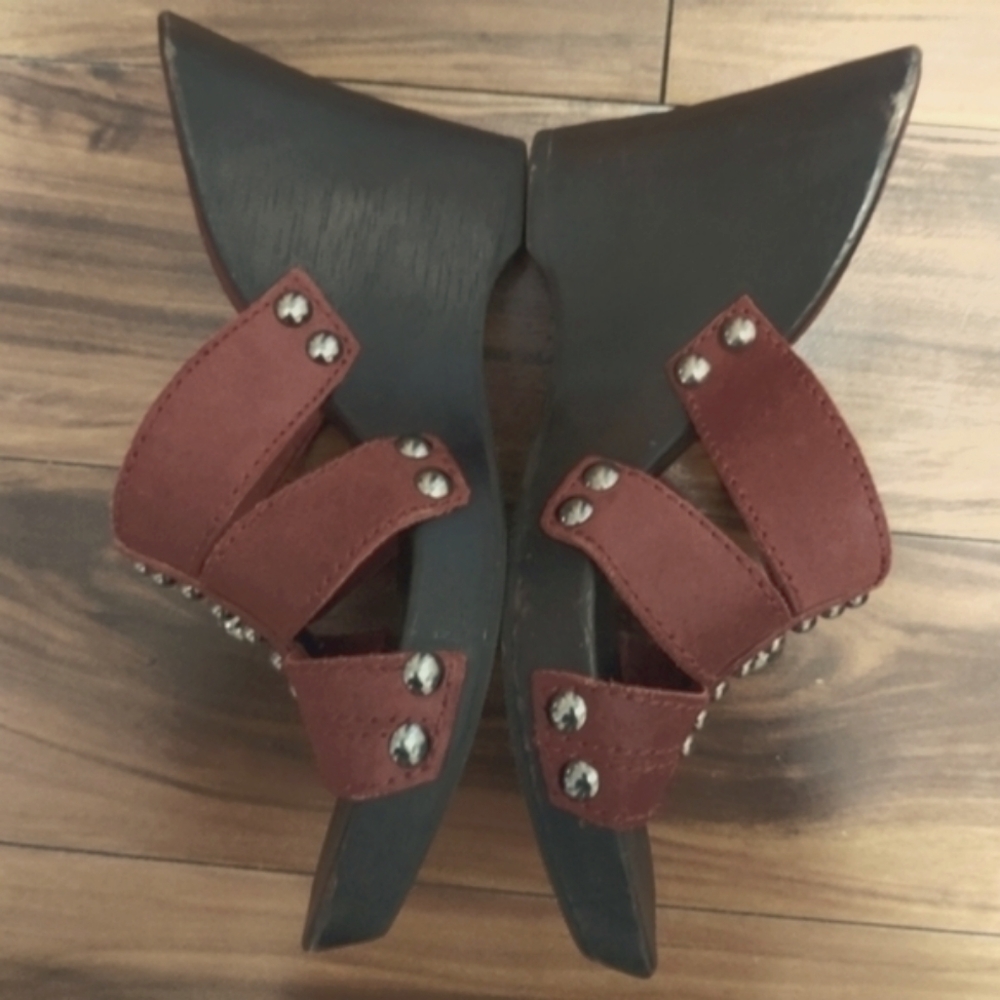 Gianni Bini leather wedges with silver hardware - Picture 5 of 9